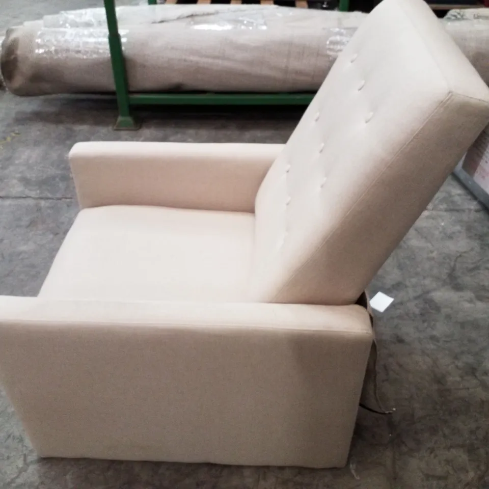 BOXED MANUAL RECLINER 
