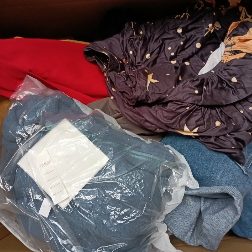 APPROXIMATELY 35 ASSORTED CLOTHING ITEMS IN VARIOUS SIZES, STYLES & COLOURS TO INCLUDE JORTS, TOPS, SOCKS, ETC - COLLECTION ONLY