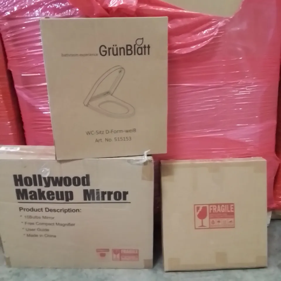PALLET OF ASSORTED HOUSEHOLD GOODS AND PRODUCTS TO INCLUDE;TOILET SEAT,MAKEUP MIRROR,MIRROR 