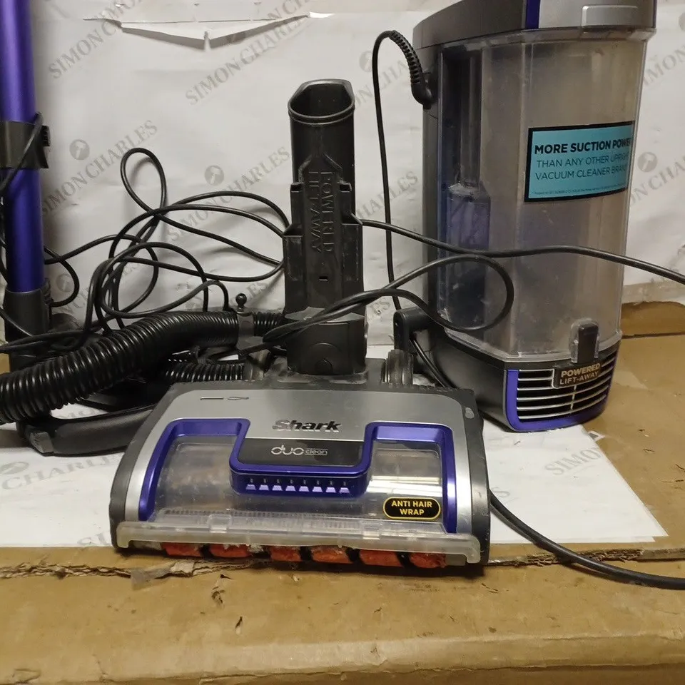 SHARK HOOVER