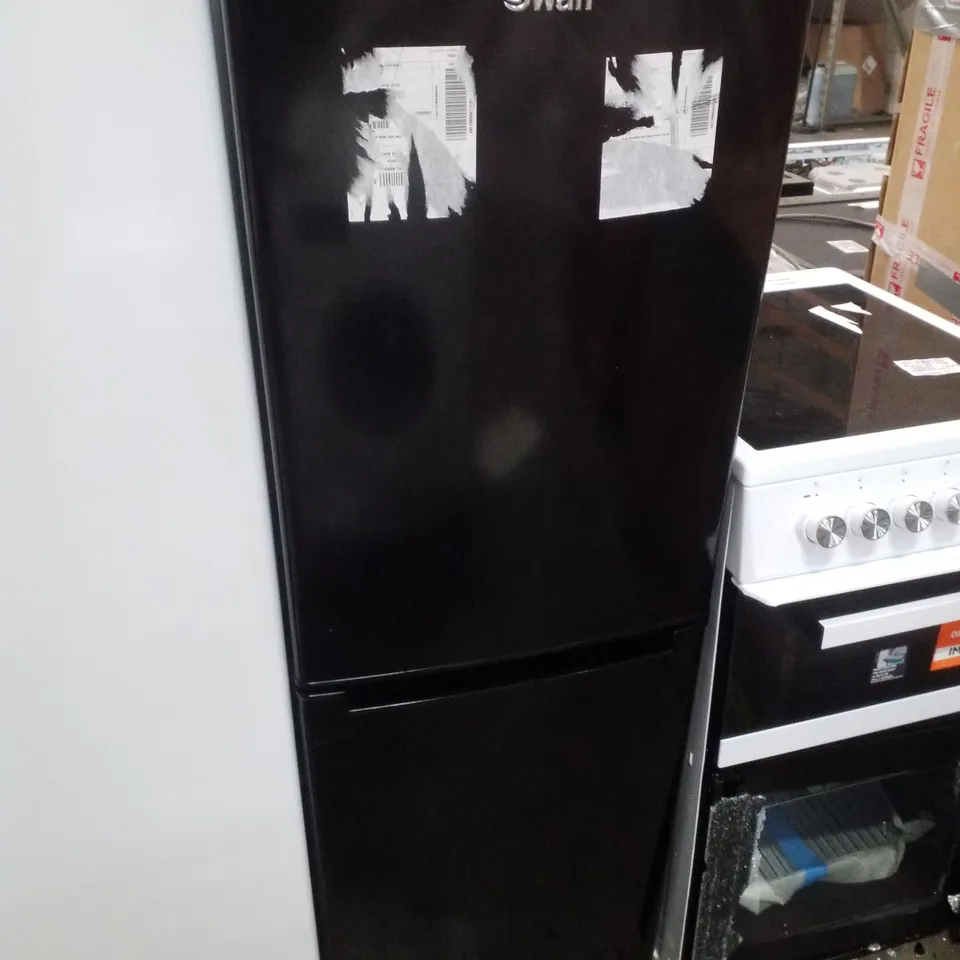 SWAN SR15690B 48CM WIDE, 50/50 SPLIT FRIDGE FREEZER - BLACK
