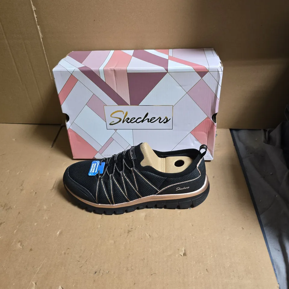 SKECHERS BLACK ATHLETIC SHOES – BOXED - UK SIZE 8 