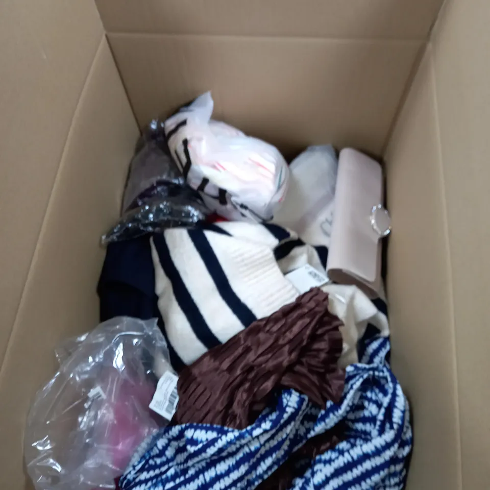 LOT OF CLOTHES APPROXIMATELY 30 TO INCLUDE SMALL BAG, COATS, DRESSES ETC