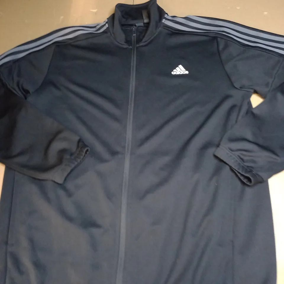 ADIDAS LOGO ZIPPED JACKET SIZE XL