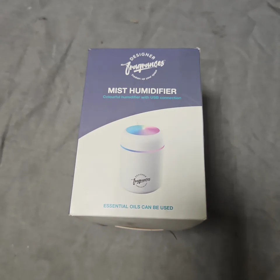 DESIGNER FRAGRANCES MIST HUMIDIFIER WITH USB CONNECTION