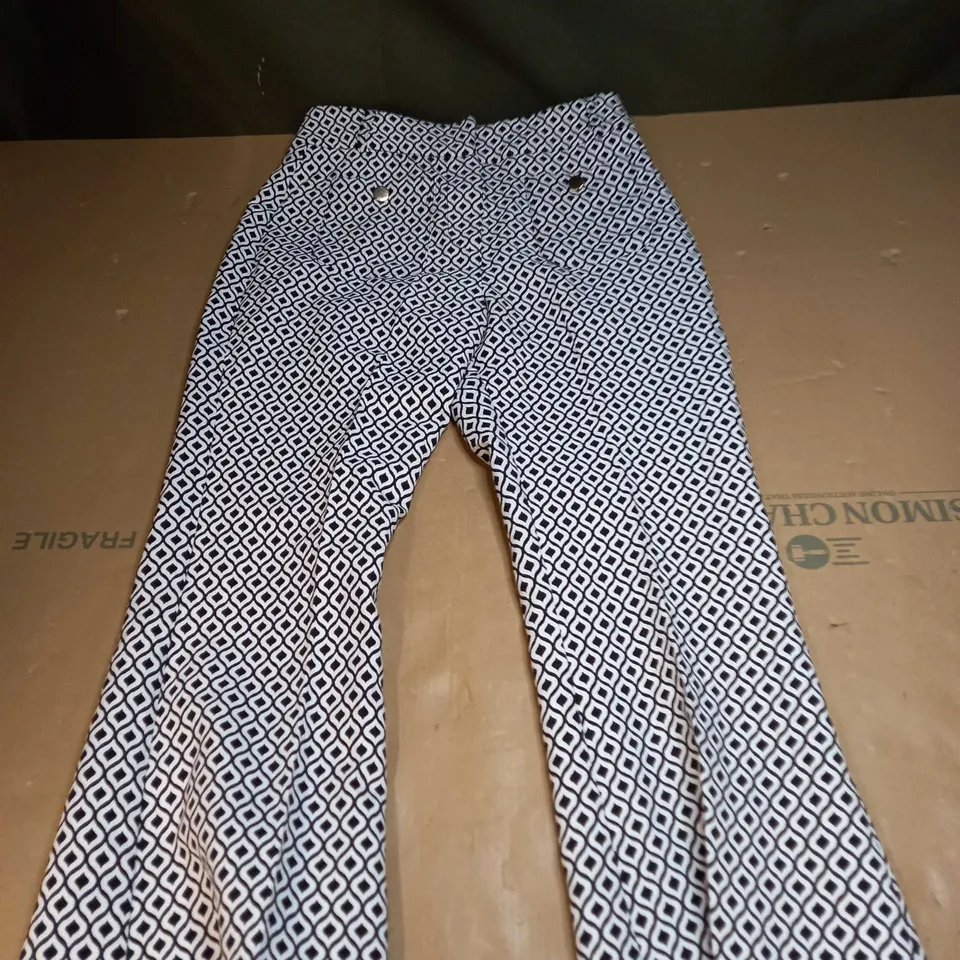 OASIS GEO JACQUARD KICK FLARE TROUSERS SIZE 8