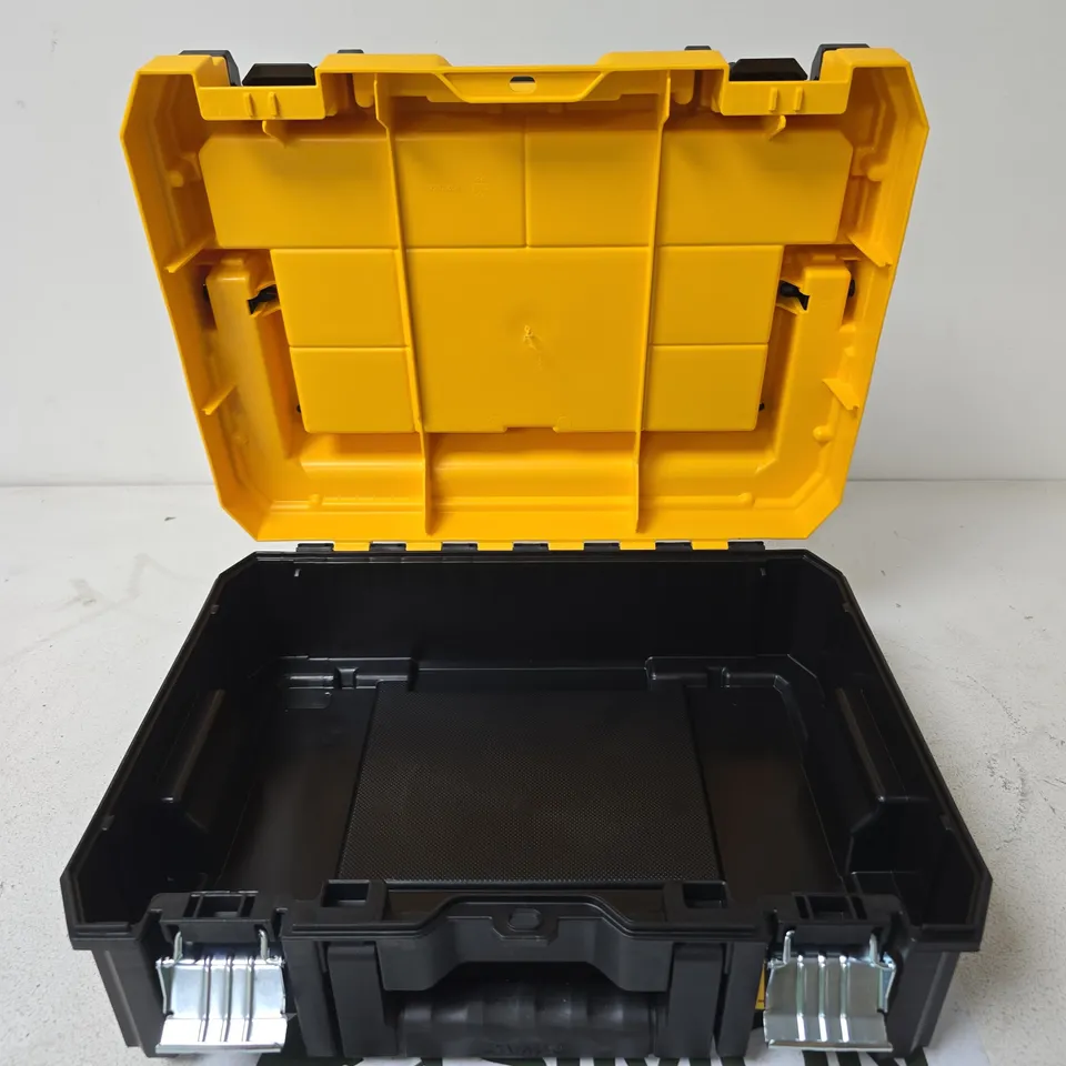 DEWALT XR 18V CORDLESS TOOL KIT CASE – DCK305P2T