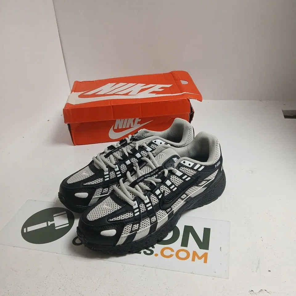 NIKE P-6000 TRAINERS – WHITE/BLACK, UK 9