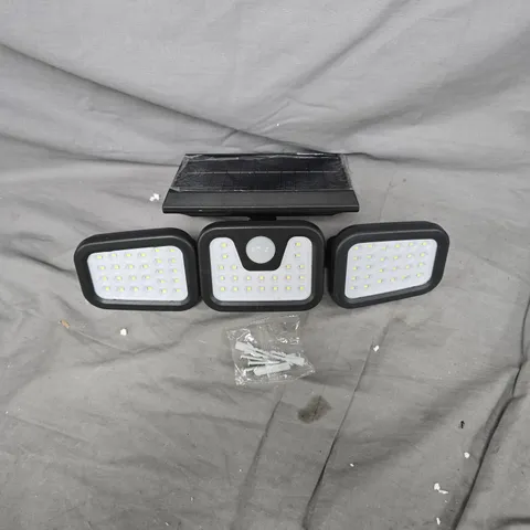 SPLIT SOLAR WALL LAMP – 26 LEDS LEFT/RIGHT, 22 LEDS CENTRAL. OUTDOOR GARDEN LIGHTING