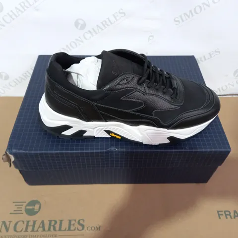 BOXED PAIR OF SOHO GRIT BLACK/WHITE TRAINERS SIZE 42