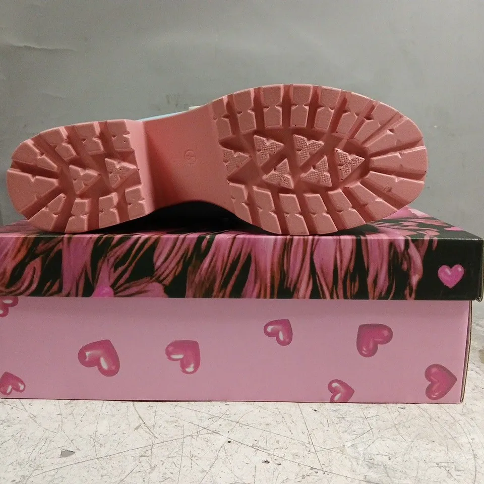 BOXED PAIR OF KOI COTTON CANDY DREAMSCAPE OXFORD PLATFORM SHOES IN BLUE SIZE UK 7