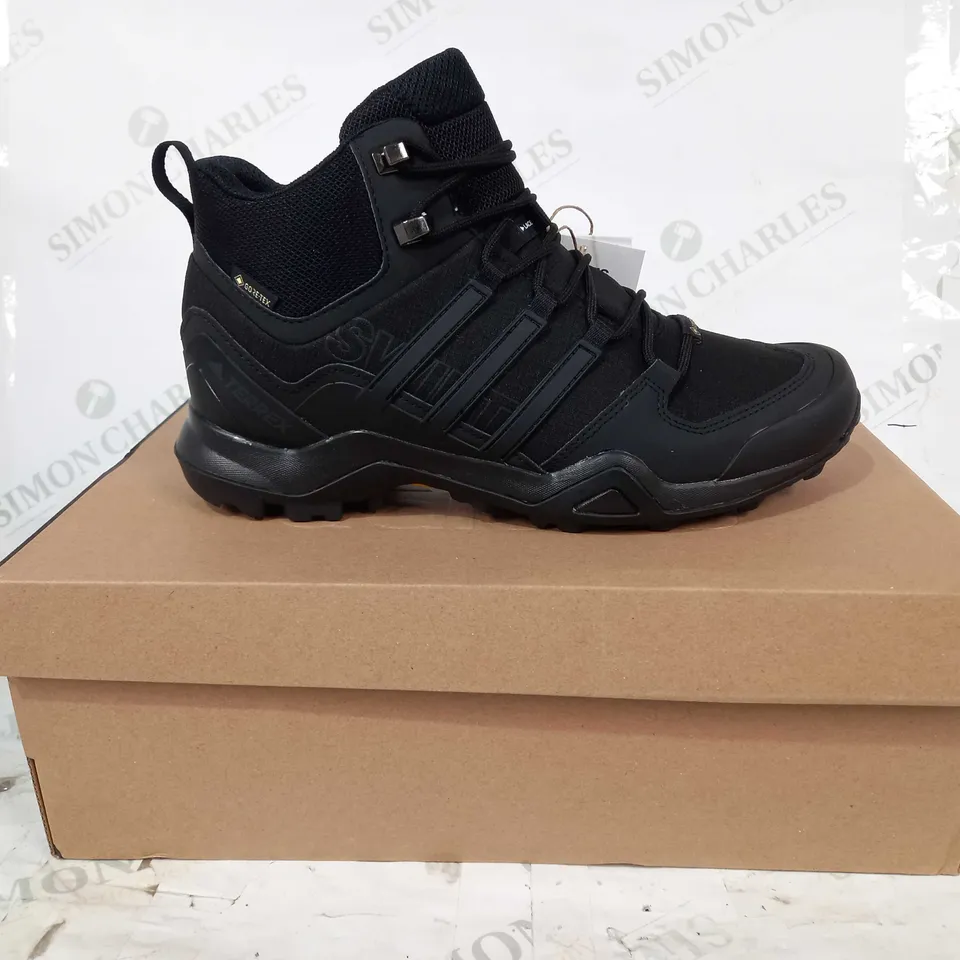 BOXED PAIR OF ADIDAS TERREX SWIFT R2 MID GTX SHOES IN BLACK UK SIZE 7