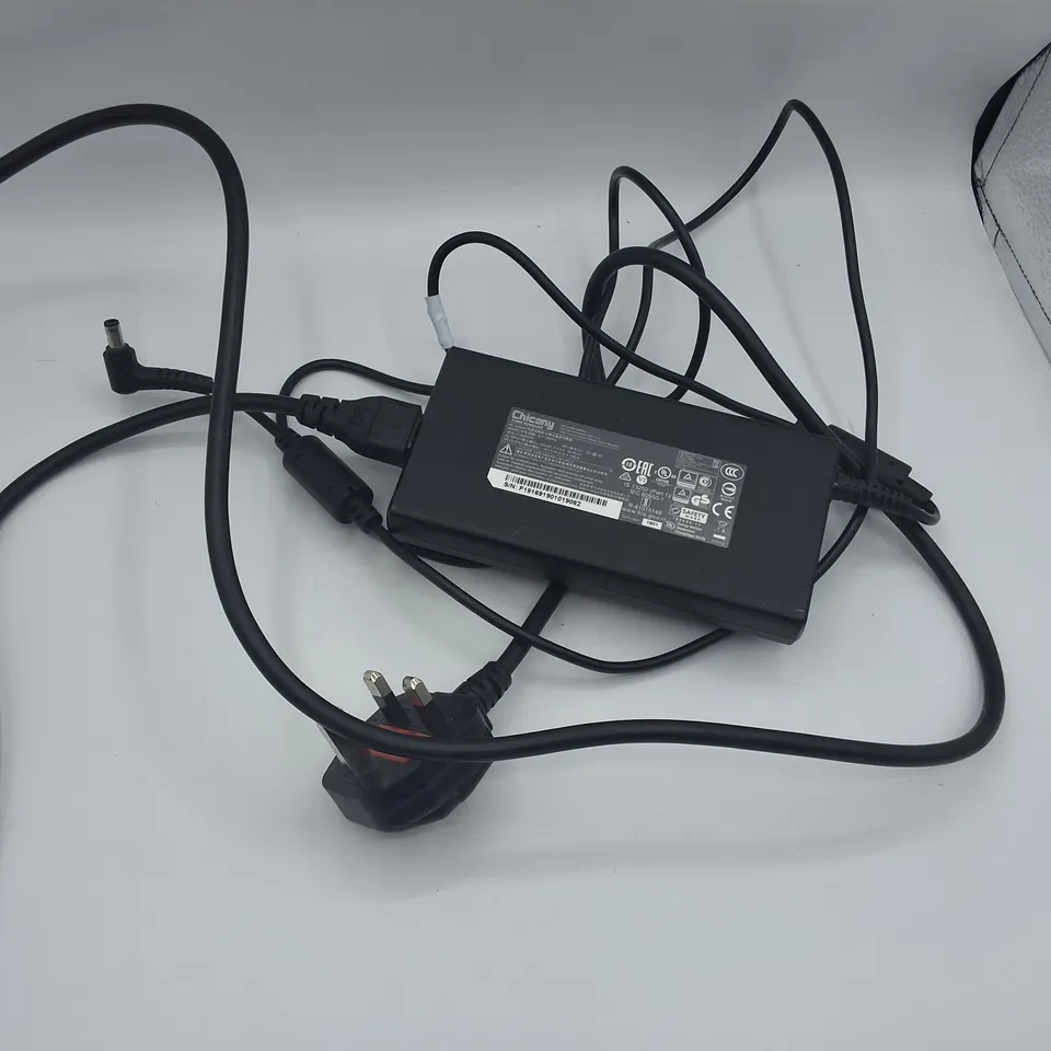 UNBOXED MEDION ERAZER NOTEBOOK PC IN BLACK - X17801