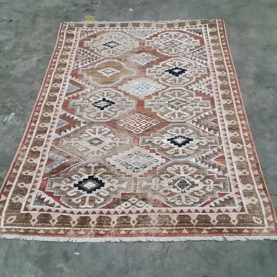 QUALITY DESIGNER AREA RUG - APPROXIMATELY 170X120CM