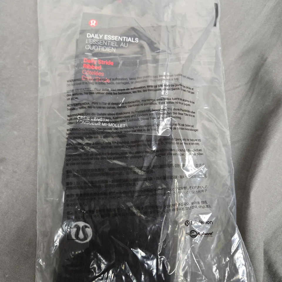 DAIL ESSENTIALS SOCKS SIZE L IN BLACK 