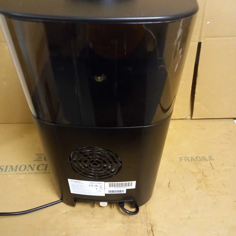 AQUA OPTIMA LUMI CHILLER