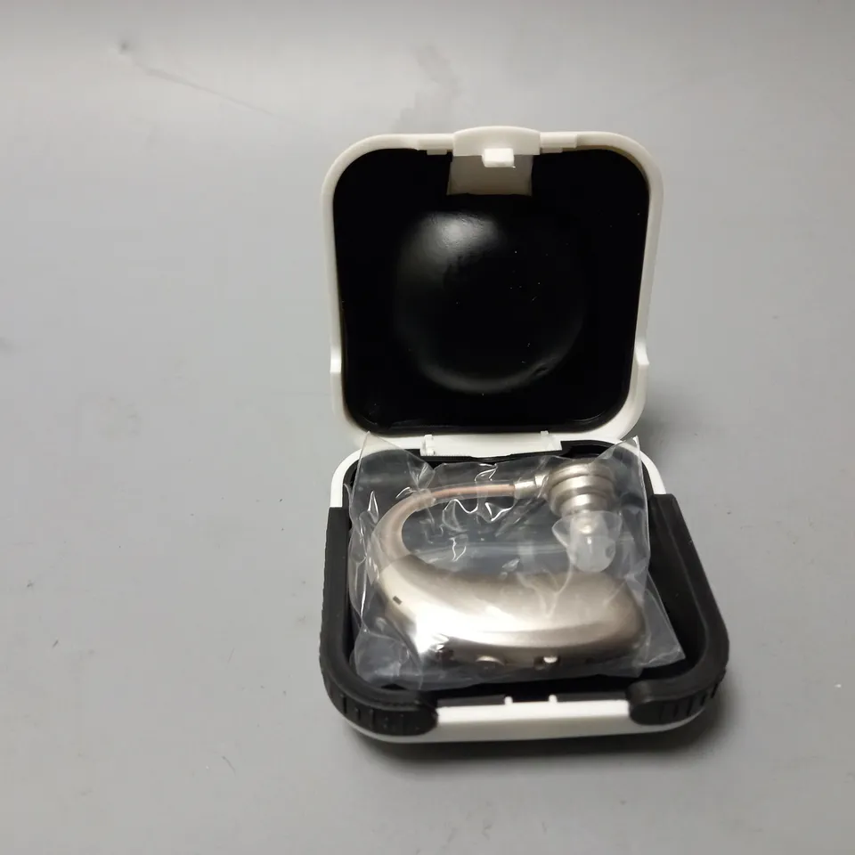 BOXED DIGITAL HEARING AMPLIFIER