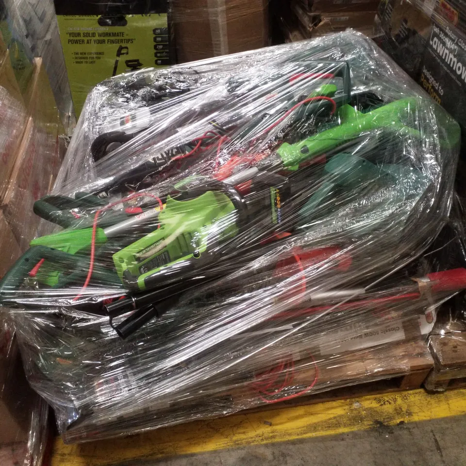 PALLET CONTAINING ASSORTED GARDEN EQUIPMENT INCLUDING ELECTRIC ROTARY LAWNMOWERS & HEDGETRIMERS