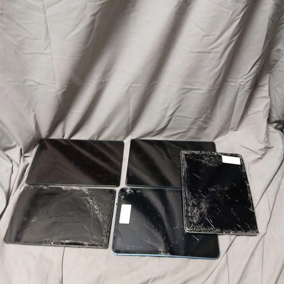 LOT OF 5 ASSORTED HEAVILY DAMAGED TABLETS TO INCLUDE - APPLE - SAMSUNG