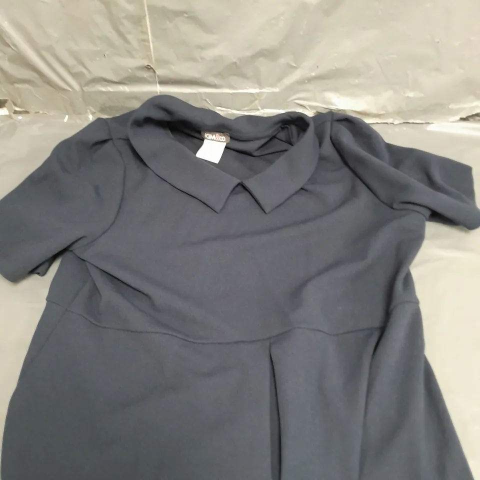 APPROXIMATELY 10 ASSORTED CLOTHING PRODUCTS IN VARIOUS DESIGNS & SIZES 