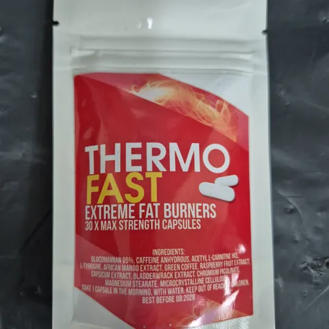 BOX OF APPROXIMATELY 40 PACKS OF CUTS-N-GAINS TABLETS - THERMOS FAST (30 TABLETS PER PACK)