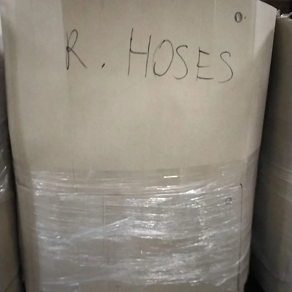 PALLET CONTAINING LARGE QUANTITIES OF HOSES
