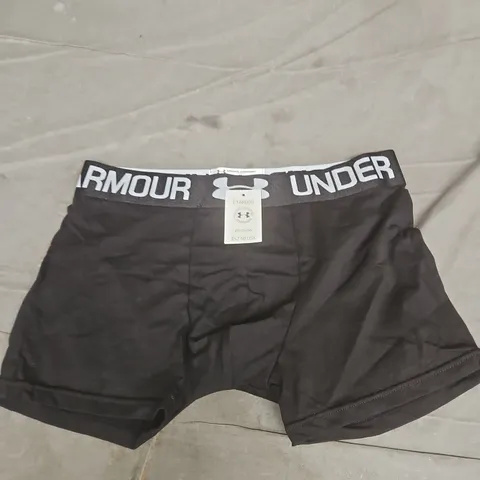 UNDER ARMOUR BOXER BRIEFS - M