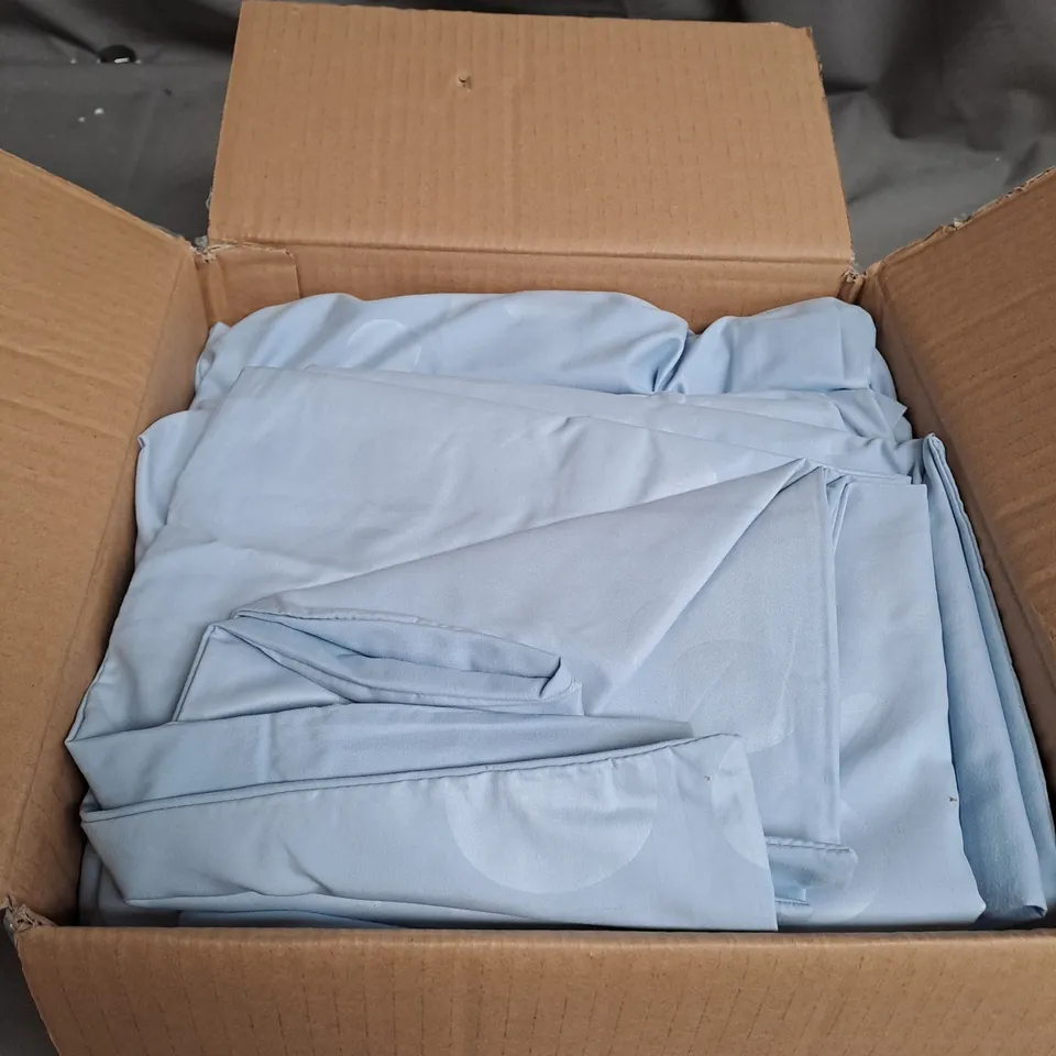 SUPERSOFT BY COZEE HOME EMBOSSED LARGE SPOT 4 PIECE DUVET SET - KING 