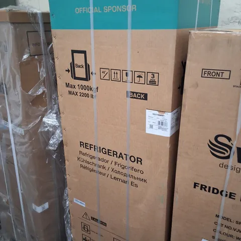 BOXED HISENSE RB327N4WBE 50/50 FRIDGE FREEZER - BLACK