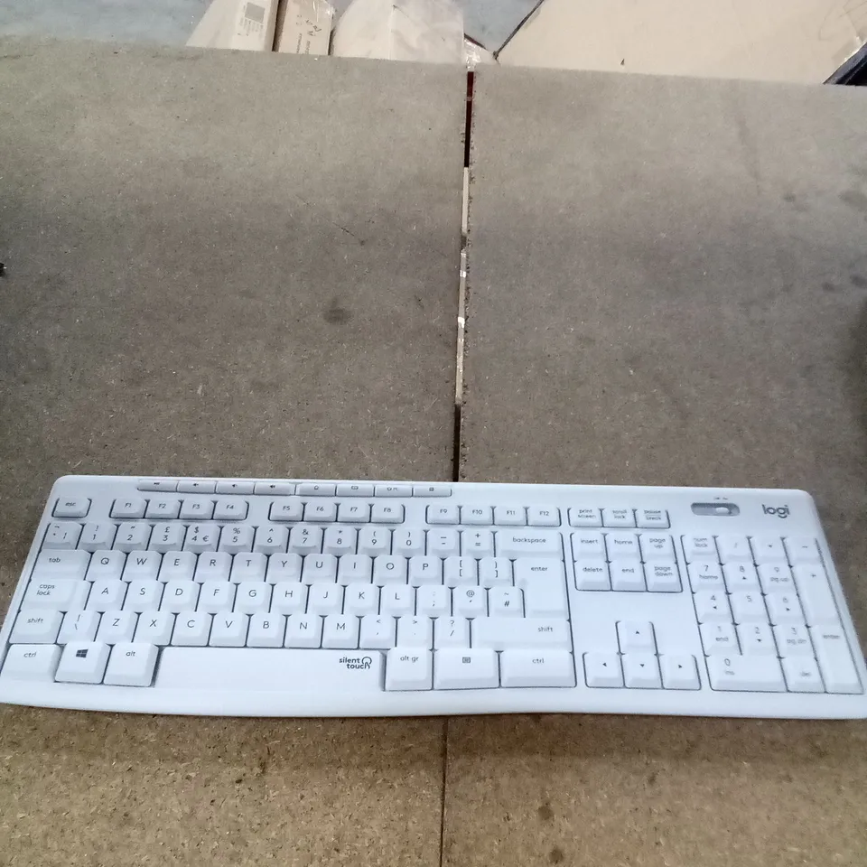 BOXED LOGITECH MK295 WIRELESS KEYBOARD
