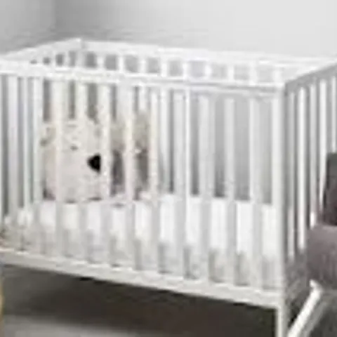BOXED BANTAM MINI COT WITH 100×50CM MATTRESS - WHITE (2 BOXES)