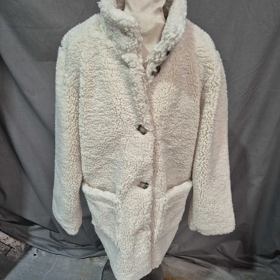 CREW CLOTHING COMPANY BORG JACKET IN OATMEAL - SIZE 8