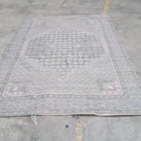 QUALITY DESIGNER AREA RUG - APPROXIMATELY 225X160CM