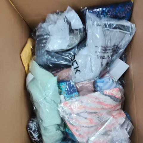 BOX OF APPROXIMATELY 20 ASSORTED ITEMS TO INCLUDE: MUDFLOWER DRESS 