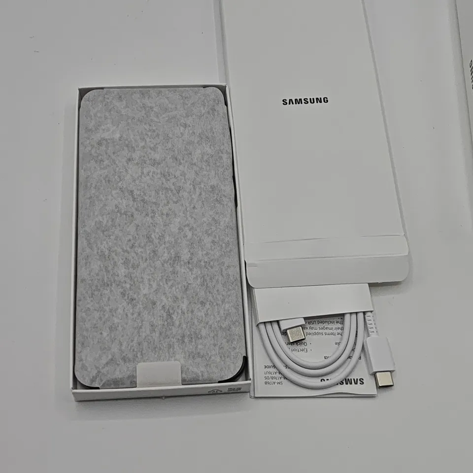 BOXED SAMSUNG GALAXY A17 5G 4/128GB IN BLACK - SM-A176B