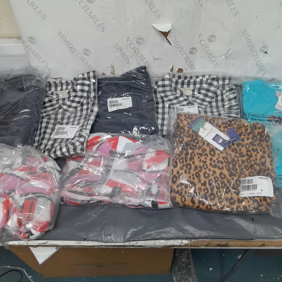 BOX OF APPROXIMATELY 10 ASSORTED BAGGED CLOTHING ITEMS IN VARIOUS STYLES AND SIZES 