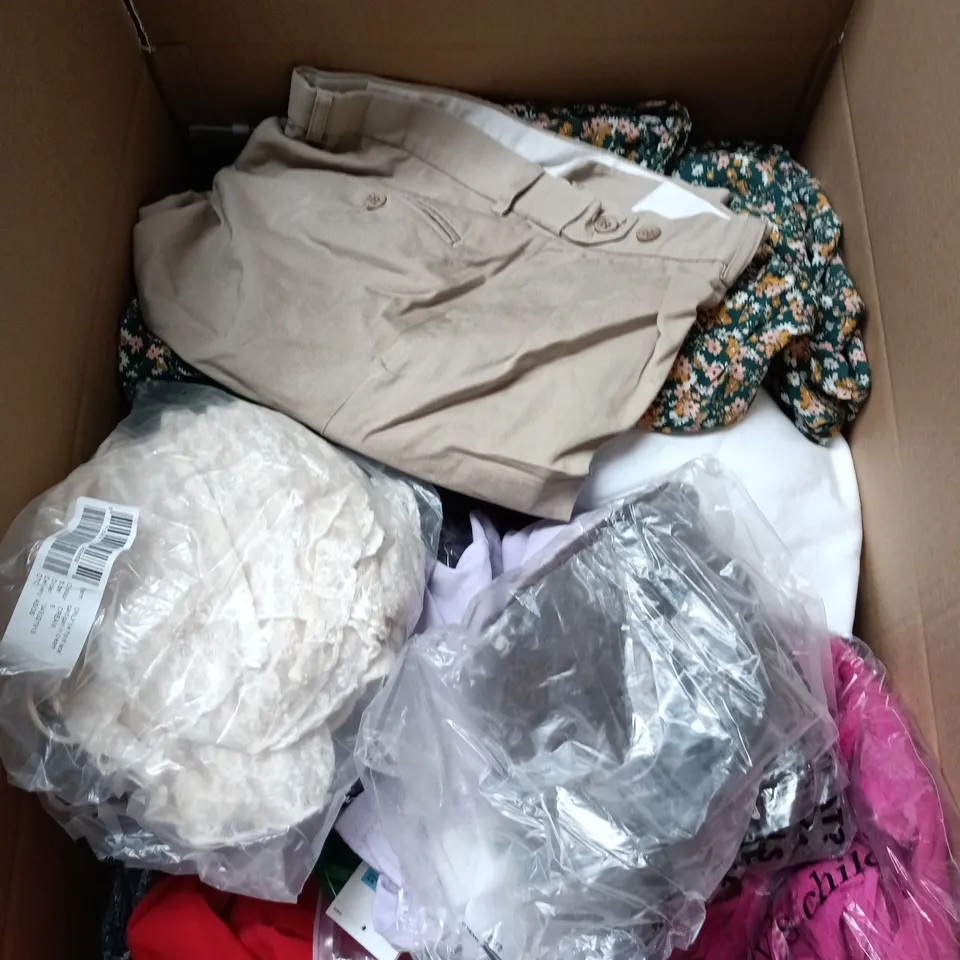 BOX OF APPROXIMATELY 25 ASSORTED CLOTHING ITEMS IN VARIOUS STYLES , COLOURS AND SIZES 