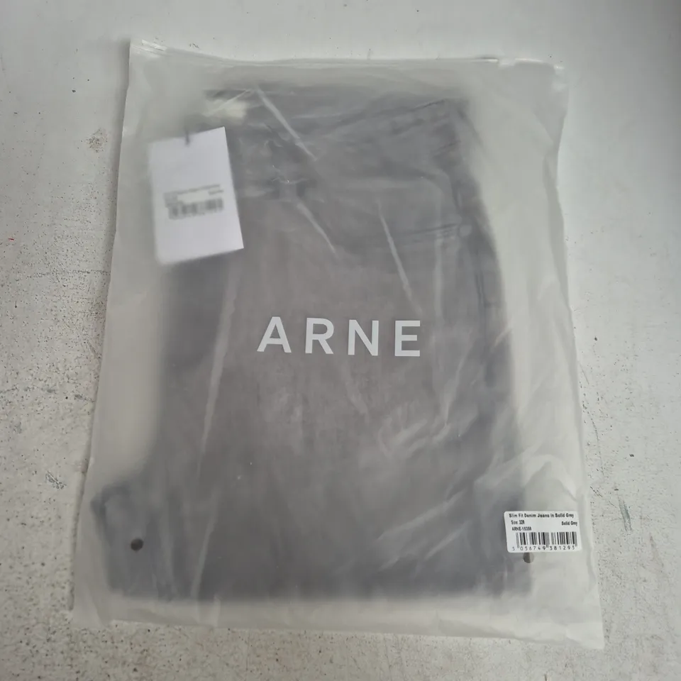 BAGGED ARNE SLIM FIT DENIM JEANS IN SOLID GREY – SIZE 32R