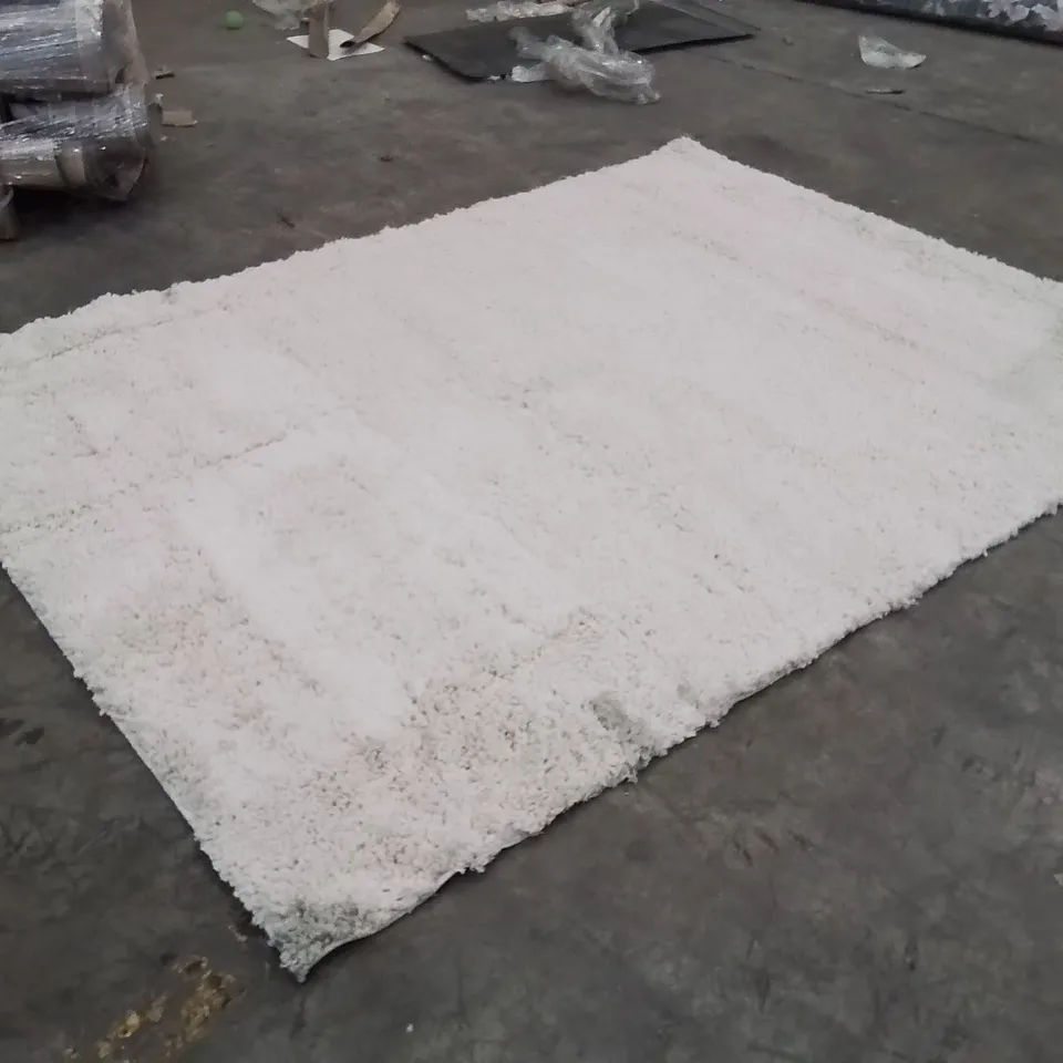 QUALITY DESIGNER AREA RUG - APPROXIMATELY 220X150CM