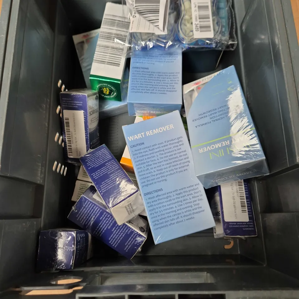 APPROXIMATELY 16 ASSORTED ITEMS INCLUDING SILICONE SCAR GEL AND HERBAL OINTMENT