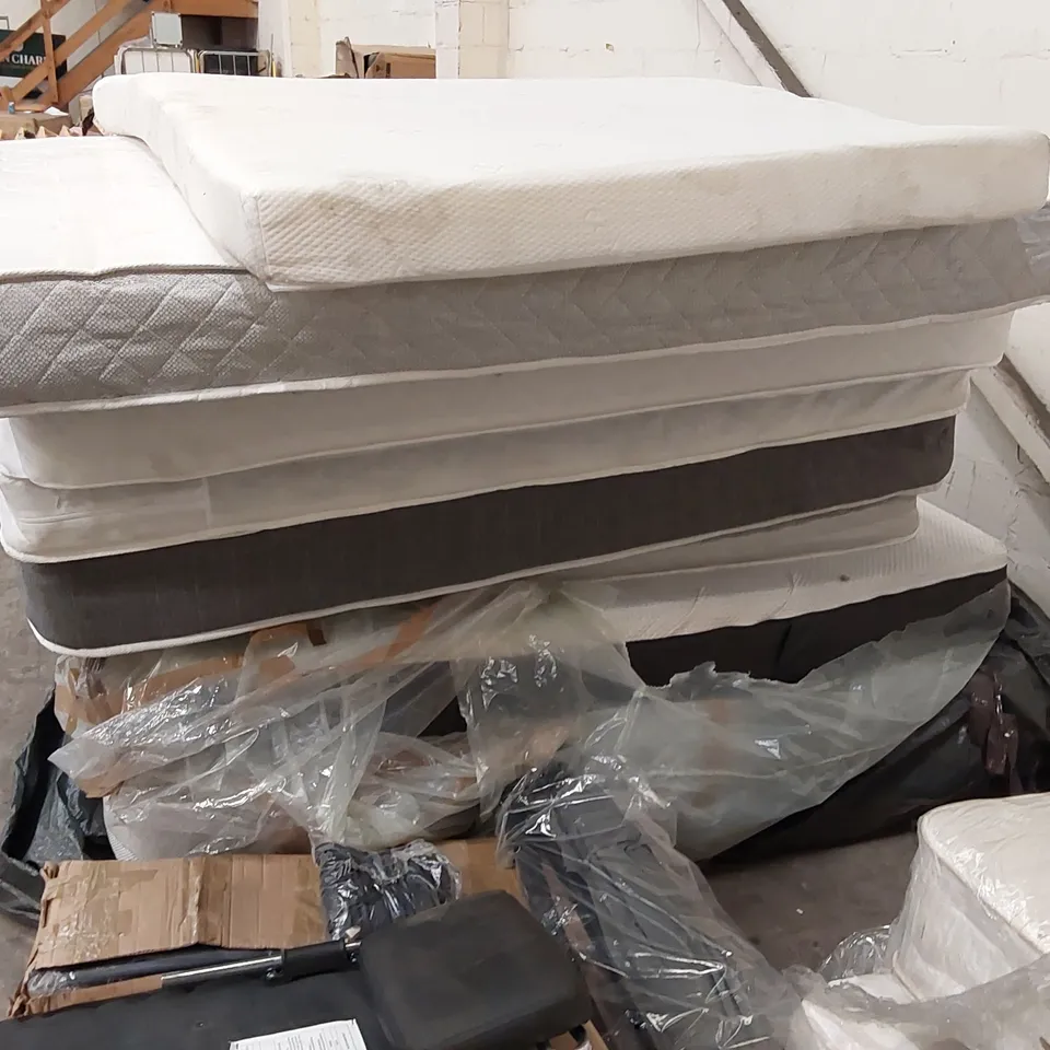 PALLET OF APPROXIMATELY 8X ASSORTED MATTRESSES