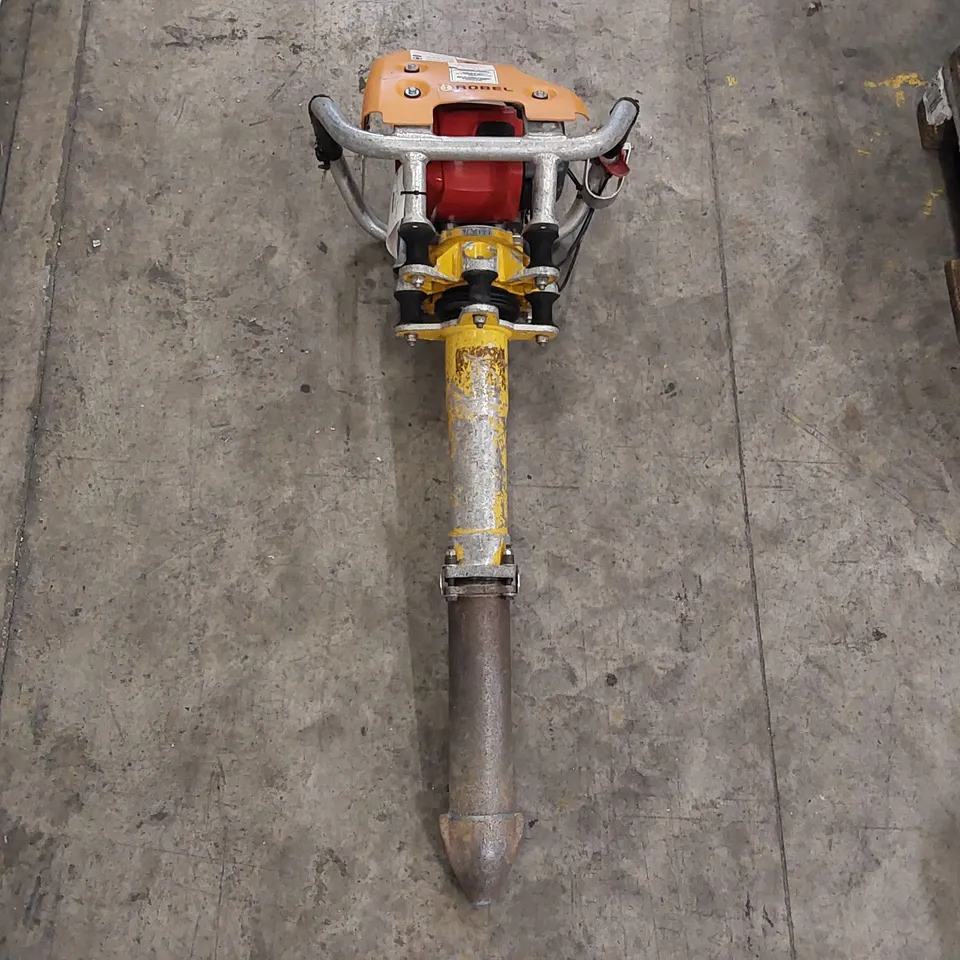 ROBEL 2 STROKE VERTICAL TAMPER