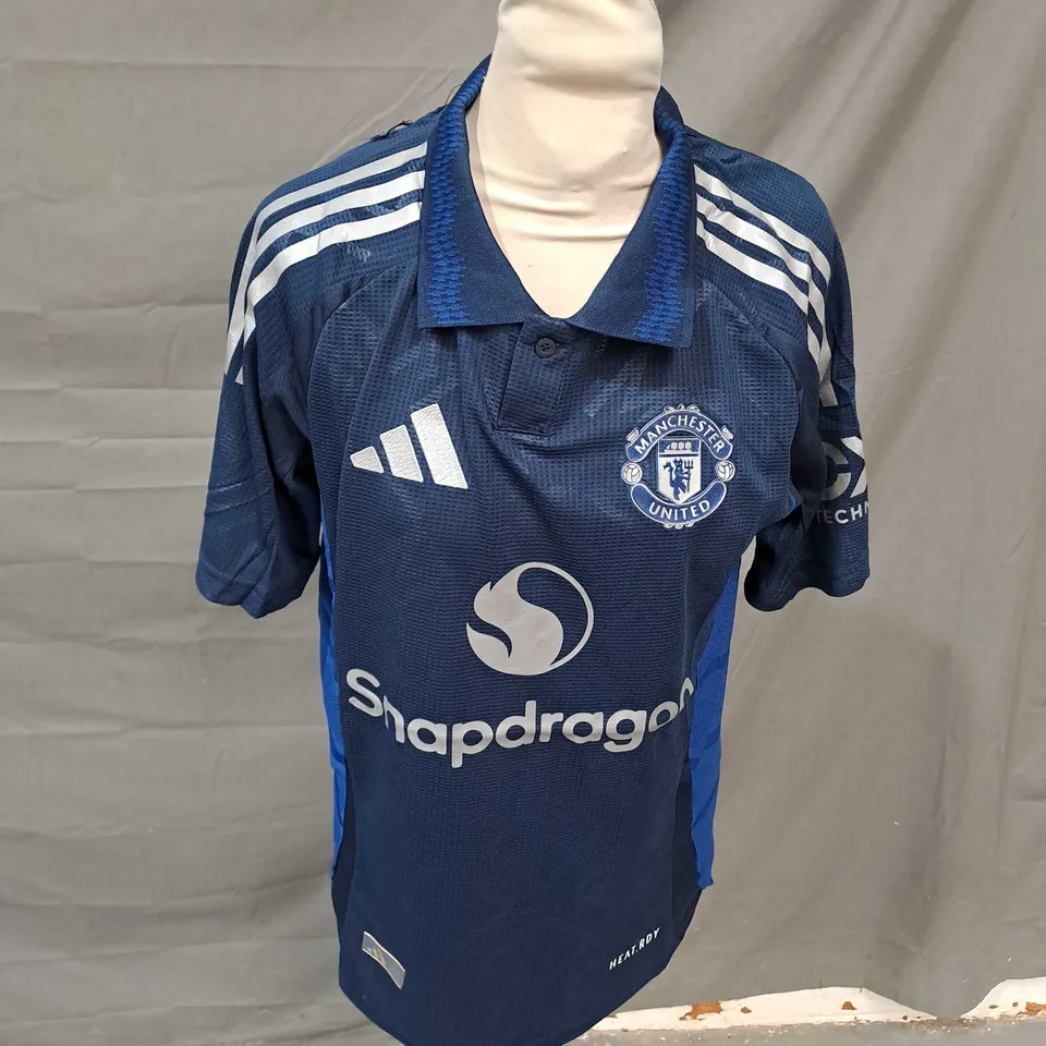ADIDAS MANCHESTER UNITED FOOTBALL SHIRT 2024/2025 - SMALL