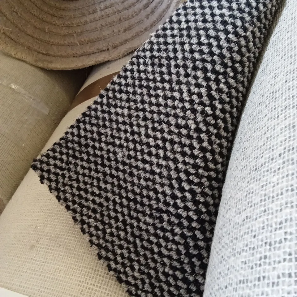 ROLL OF QUALITY LAKELAND HRD SCAFELL CARPET // APPROX SIZE: 4 x 4.96m