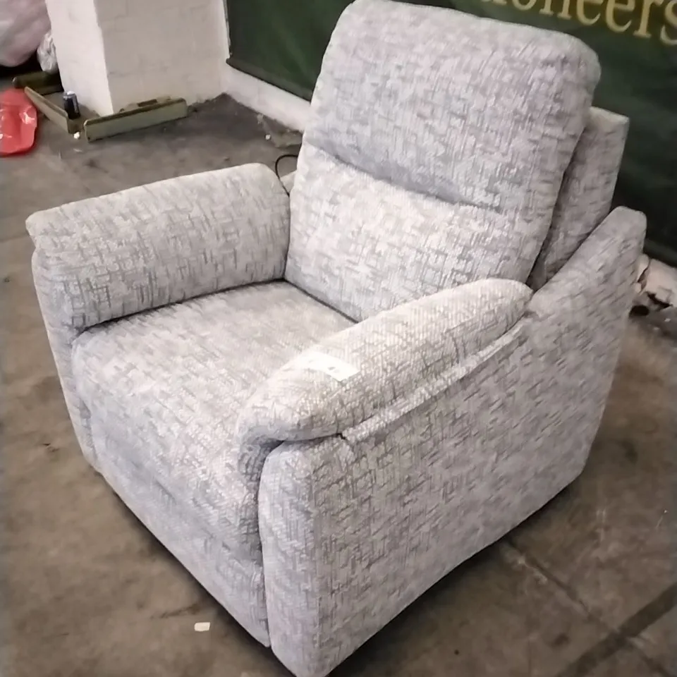 QUALITY BRITISH DESIGNED & MANUFACTURED G PLAN SPENCER POWER RECLINER ARMCHAIR REMCO LIGHT GREY FABRIC