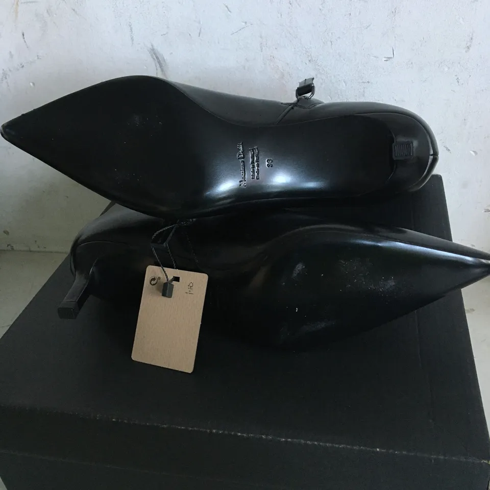 BOXED PAIR OF SIZE 38 MASSIMO DUTTI BLACK HIGH HEELS