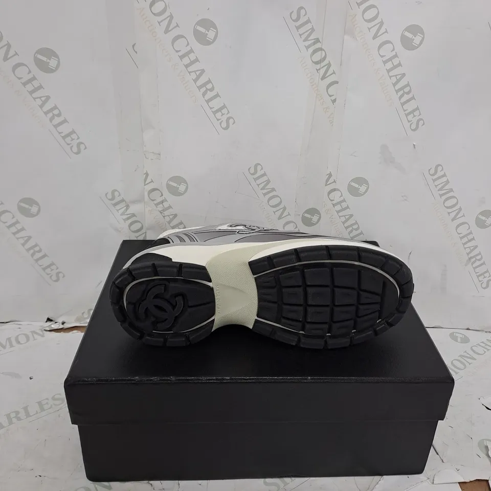 BOXED PAIR OF CHANEL SHOES IN WHITE/BLACK/METALLIC SILVER EU SIZE 39