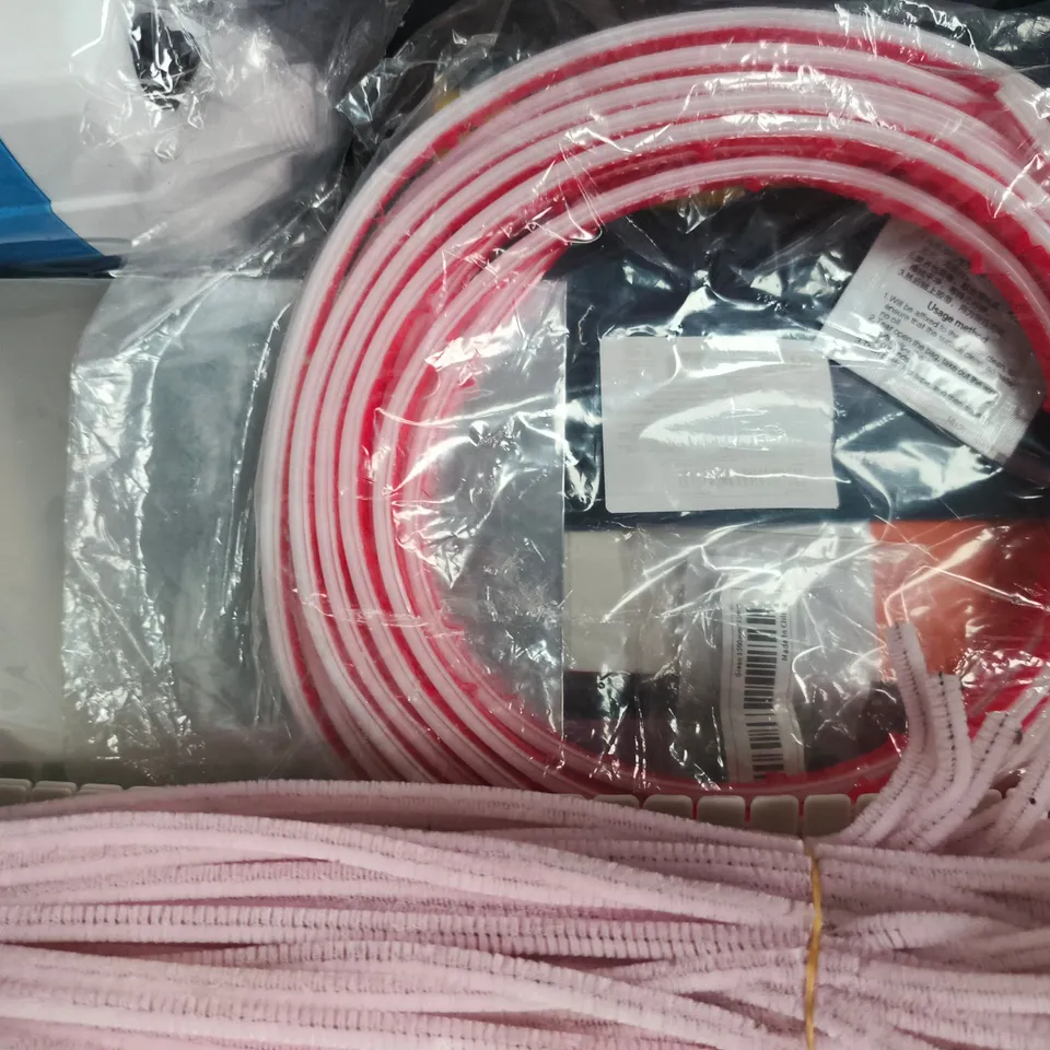 APPROXIMATELY 10 ASSORTED HOUSEHOLD ITEMS TO INCLUDE PERSONAL SAFETY ALARM, AIR FRESHENER, ETC