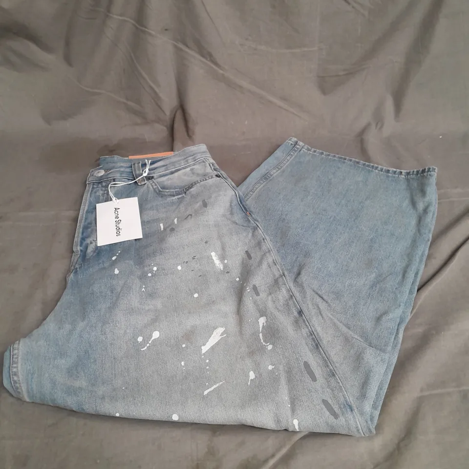 ACNE STUDIOS PAINT SPLATTER JEANS IN BLUE WASH SIZE EU 46