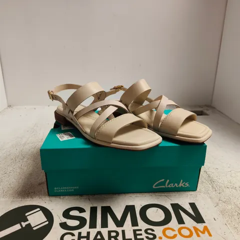 CLARKS ARIANY STRAP SANDALS β CREAM LEATHER, UK 6 (EU 39 1/2) β BOXED
